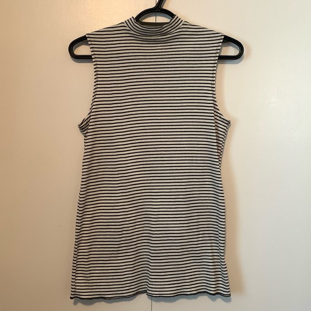 H.I.P White & Black Horizontally Lined Sleeveless High Neck Top Size Medium
